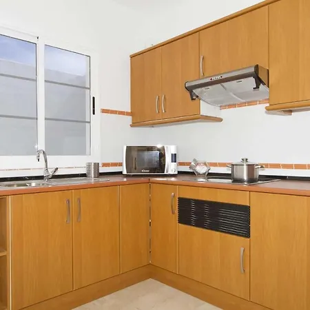 Villa Puerto Del Carmen Sleeps 6 Wifi *