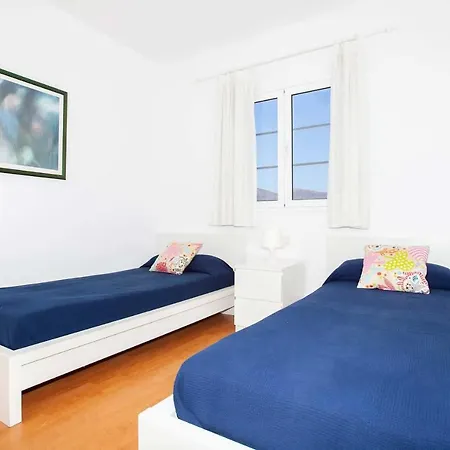 Puerto Del Carmen Sleeps 6 Wifi بويرتو ذيل كارمين
