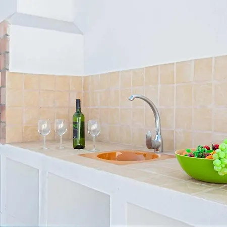 Puerto Del Carmen Sleeps 6 Wifi فيلة
